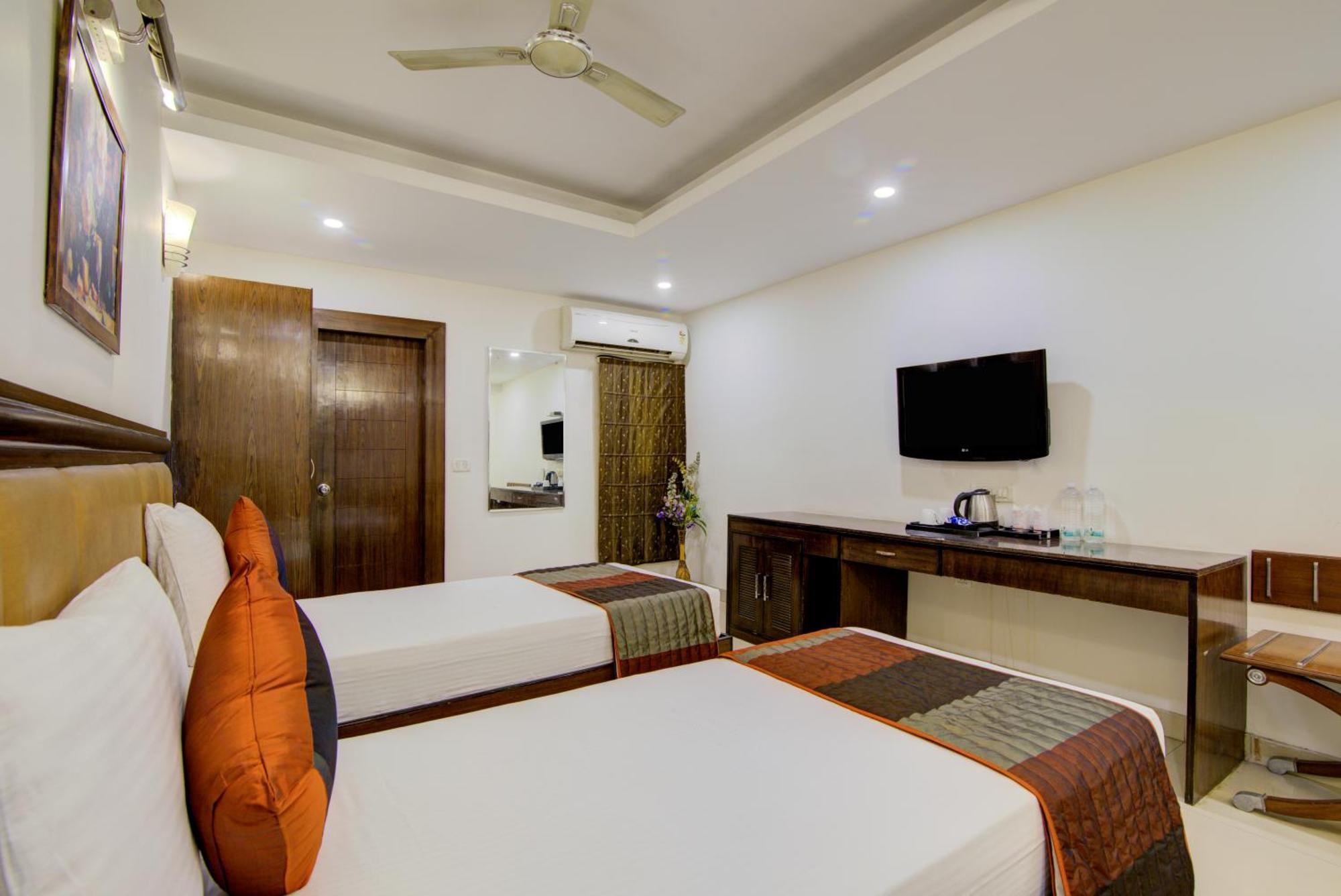 Airport La Sapphire Hotel & Restaurant New Delhi Ngoại thất bức ảnh