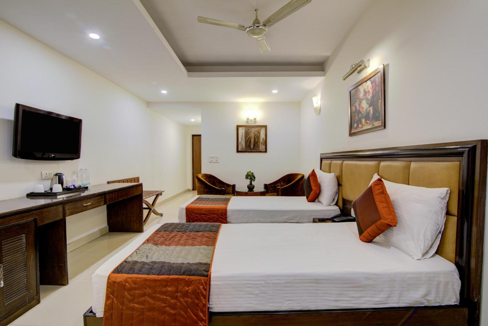 Airport La Sapphire Hotel & Restaurant New Delhi Ngoại thất bức ảnh