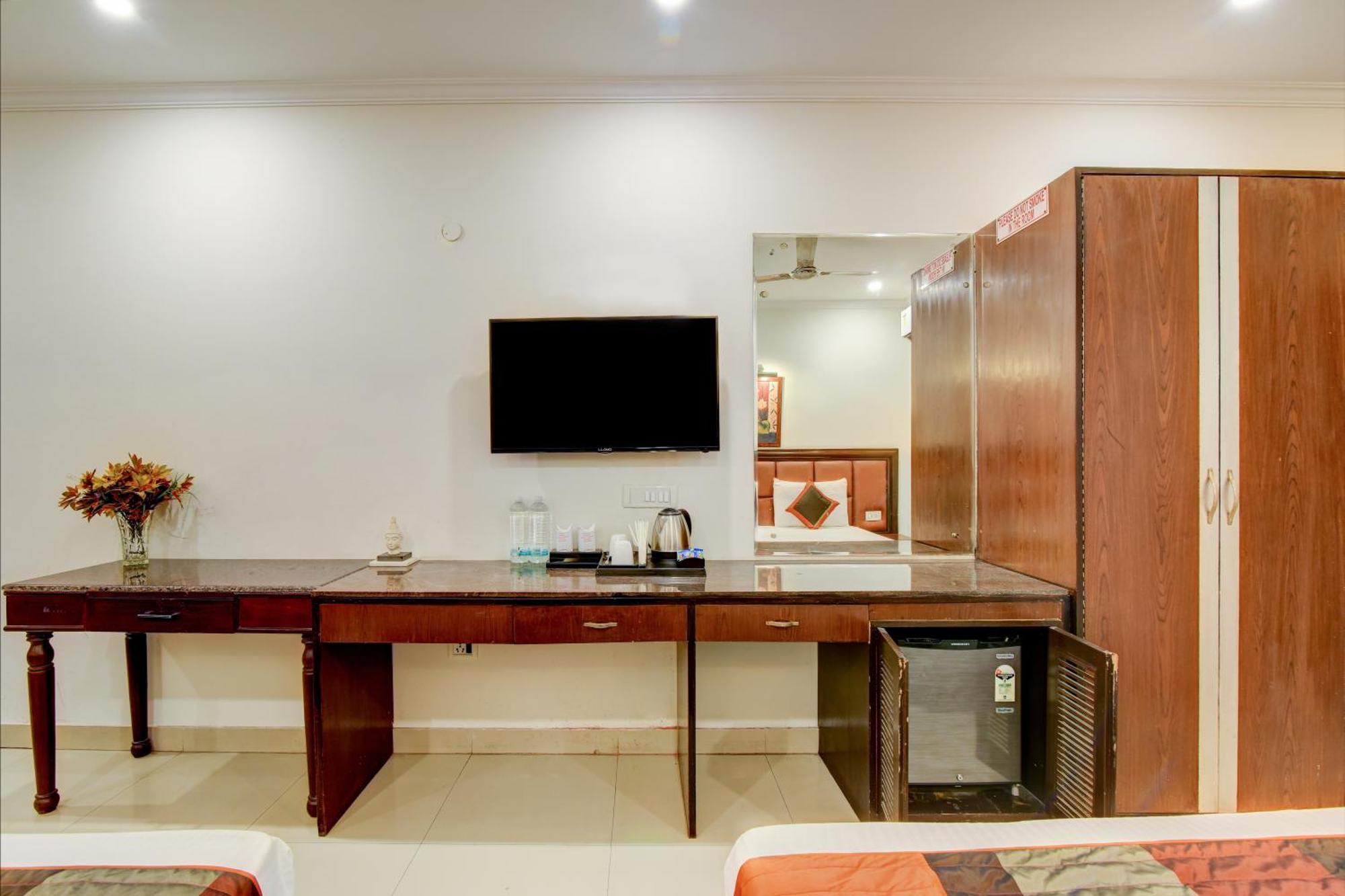 Airport La Sapphire Hotel & Restaurant New Delhi Ngoại thất bức ảnh