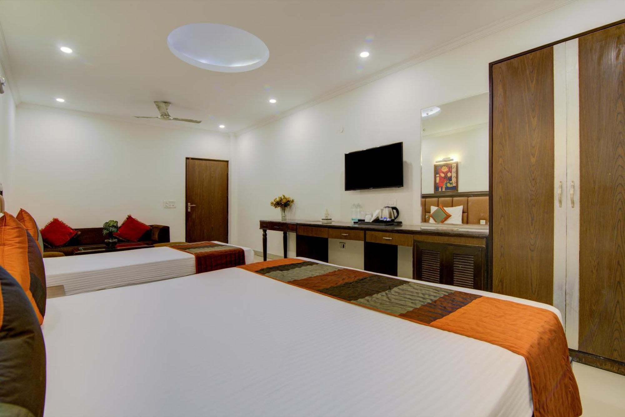 Airport La Sapphire Hotel & Restaurant New Delhi Ngoại thất bức ảnh