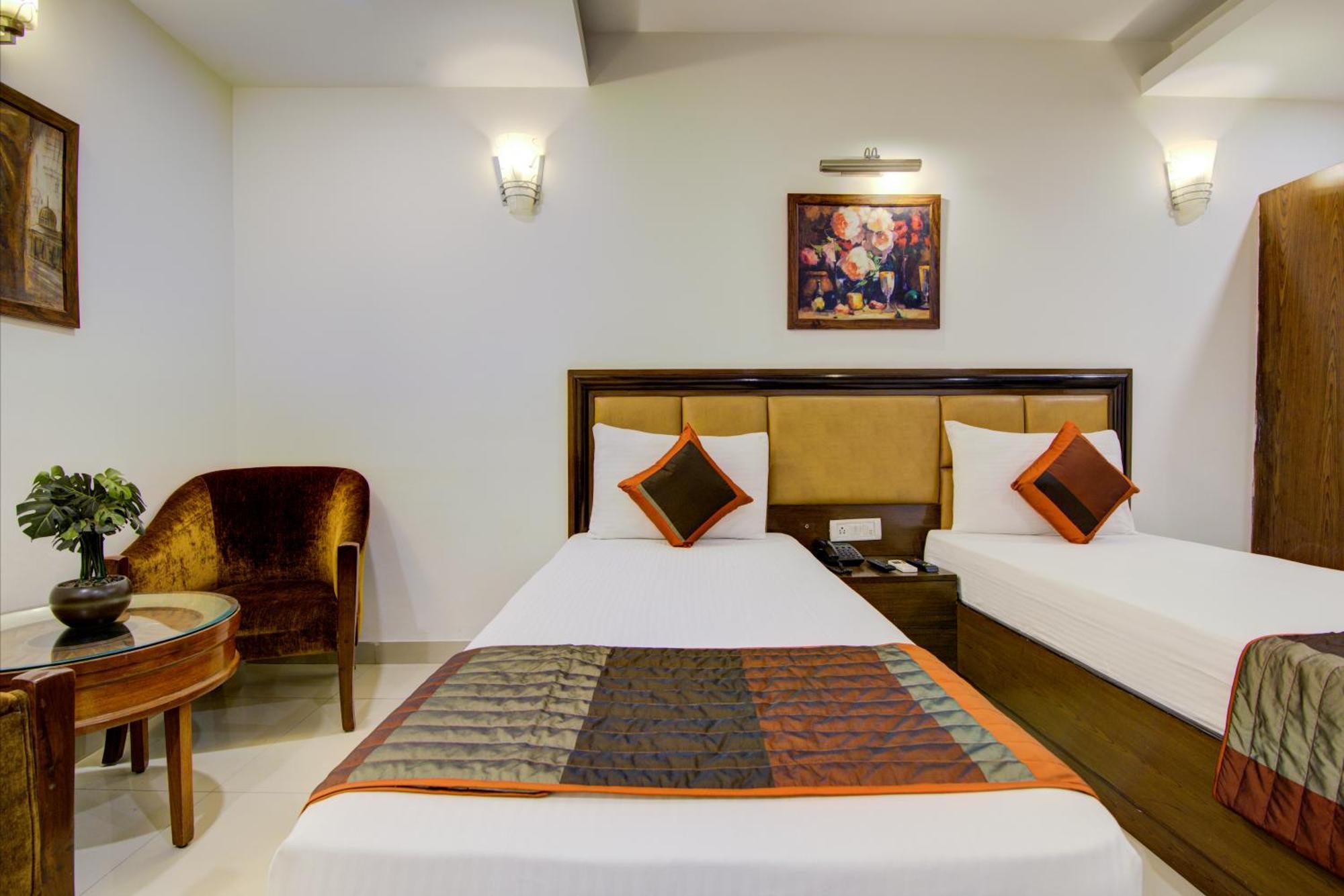 Airport La Sapphire Hotel & Restaurant New Delhi Ngoại thất bức ảnh