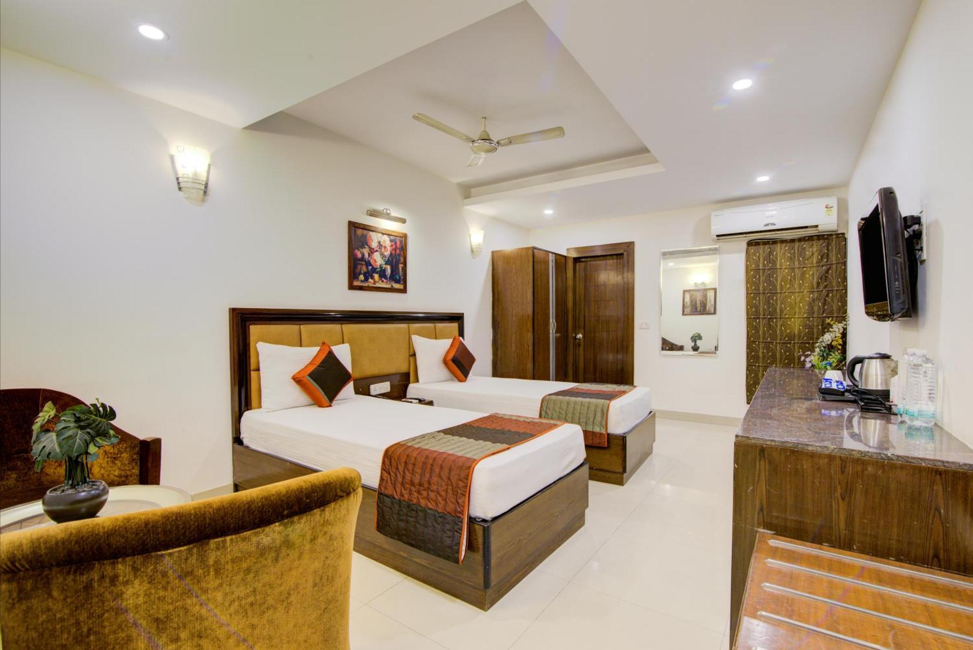 Airport La Sapphire Hotel & Restaurant New Delhi Ngoại thất bức ảnh