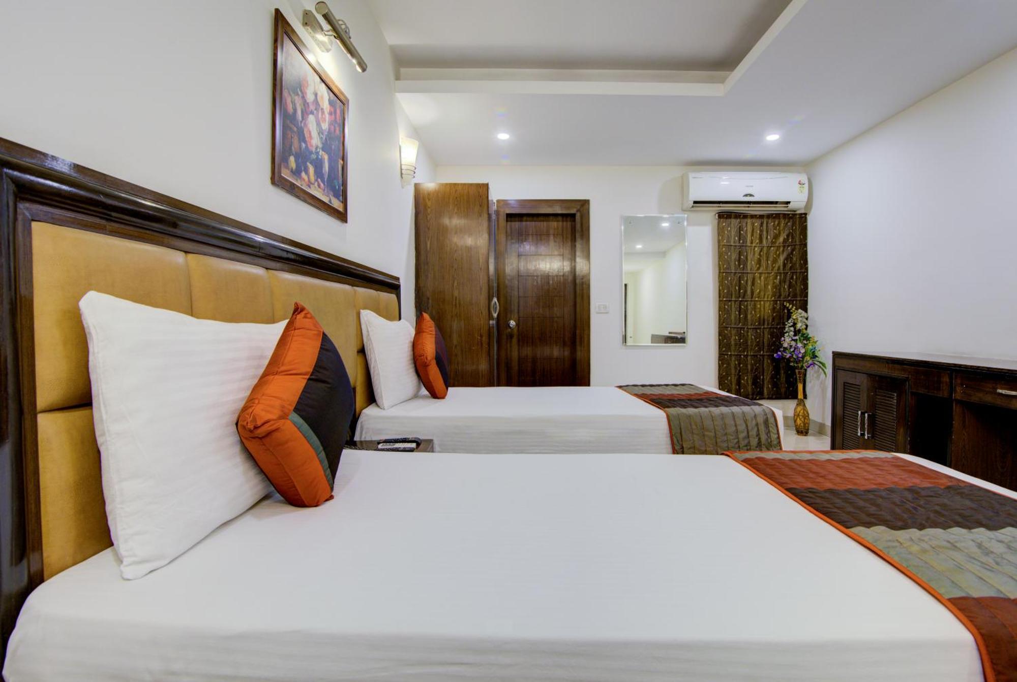 Airport La Sapphire Hotel & Restaurant New Delhi Ngoại thất bức ảnh