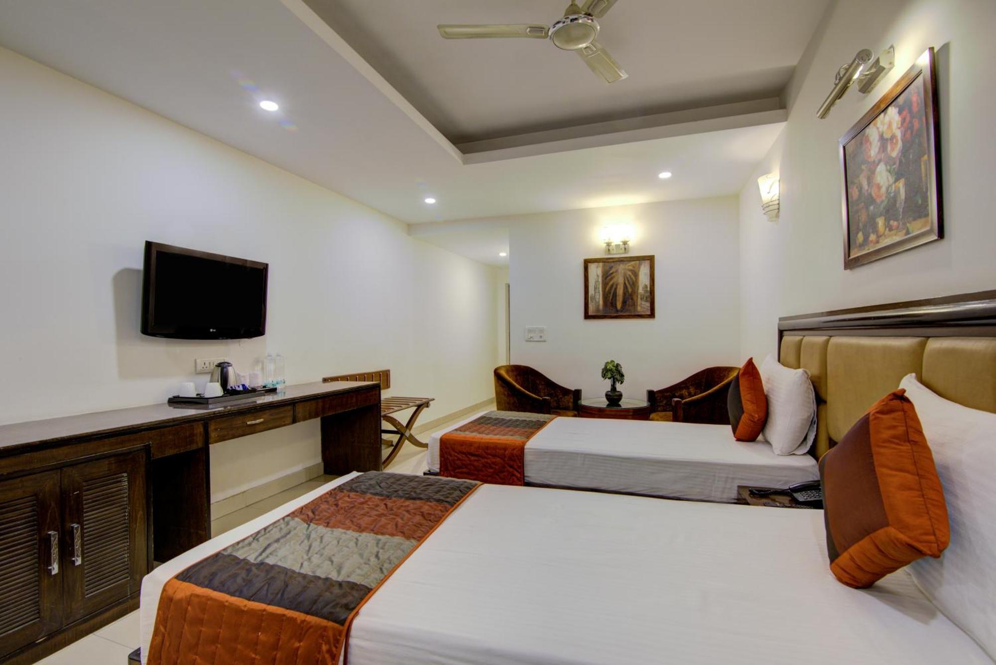 Airport La Sapphire Hotel & Restaurant New Delhi Ngoại thất bức ảnh